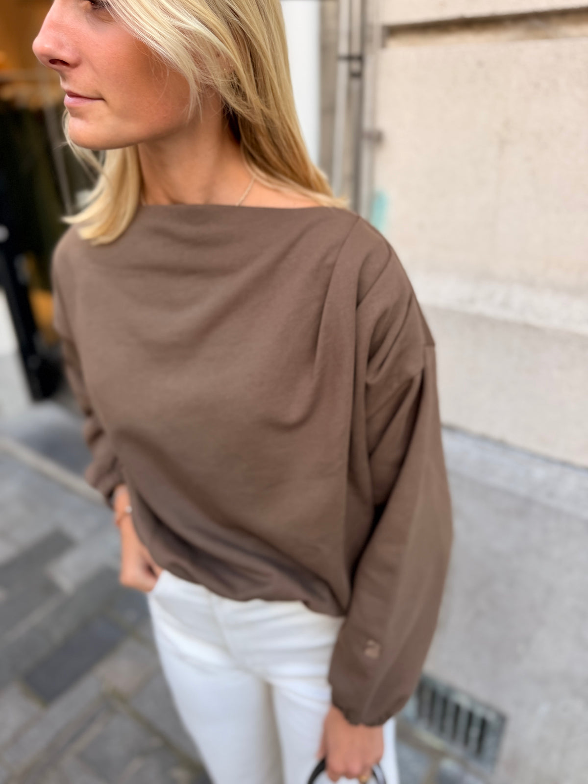 Sweater March23 Oasis