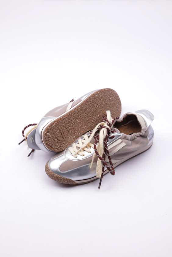 Sneakers Puraai Panther Radio