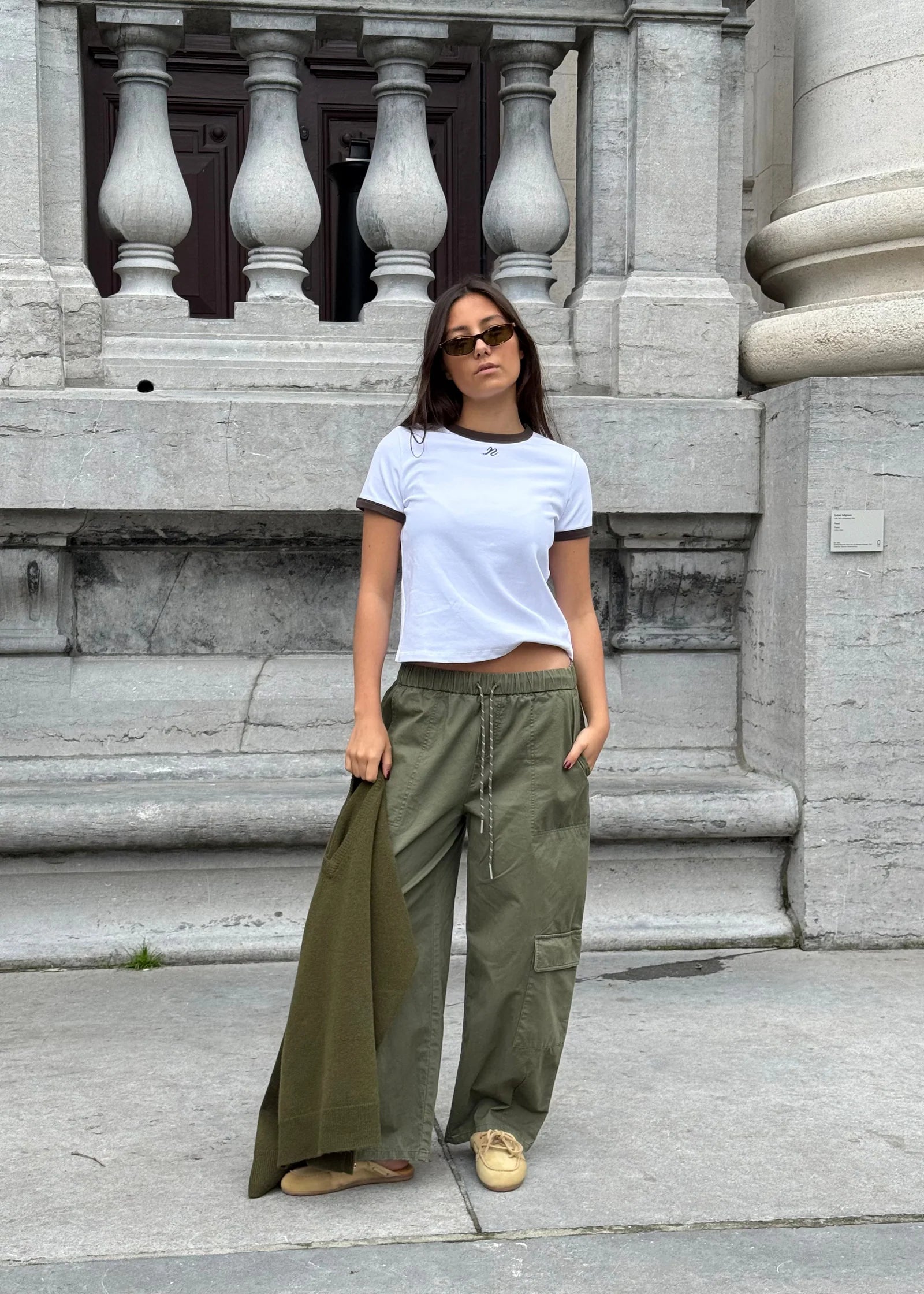 Broek Noted Dara