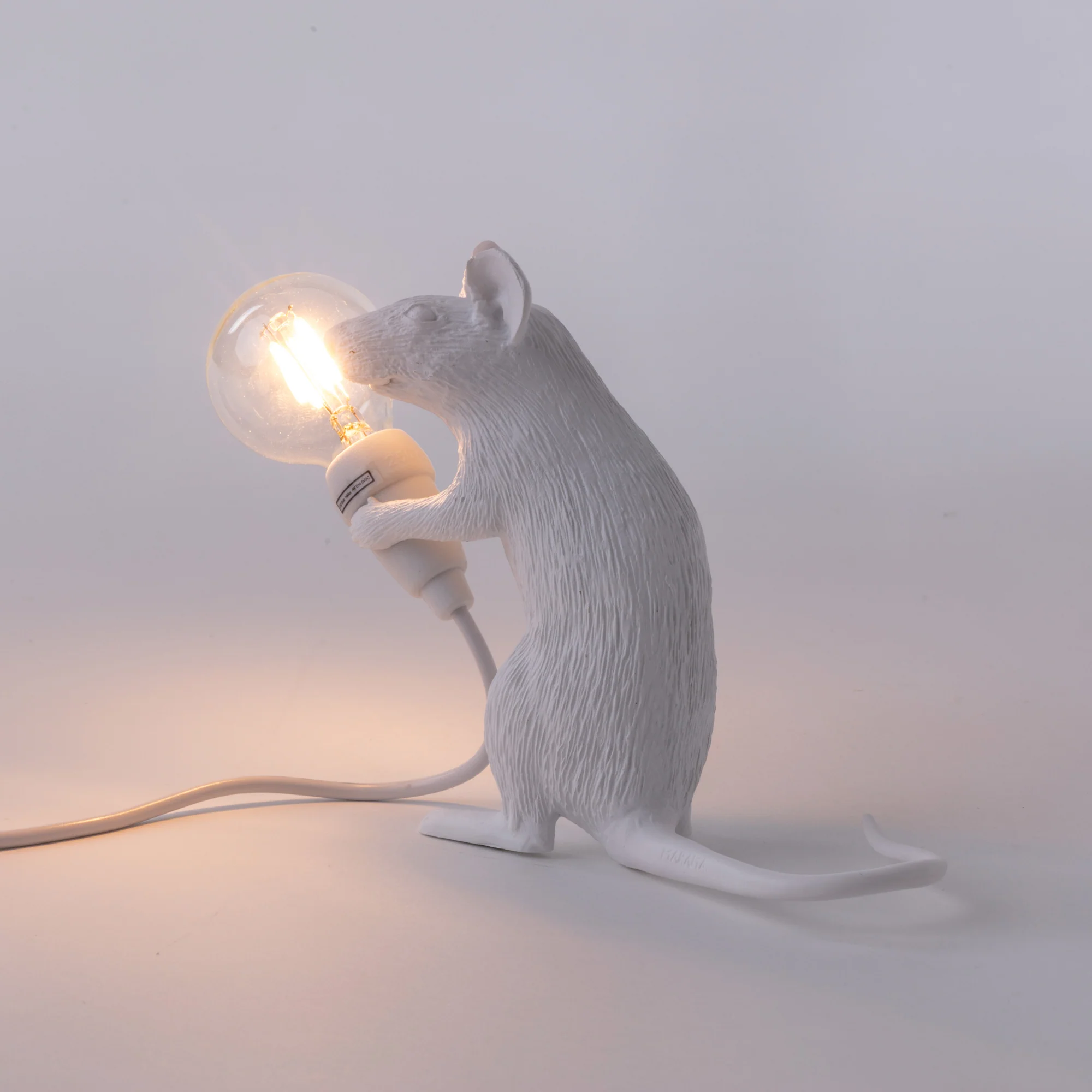 <transcy>Lamp Seletti Mouse Sitting White</transcy>
