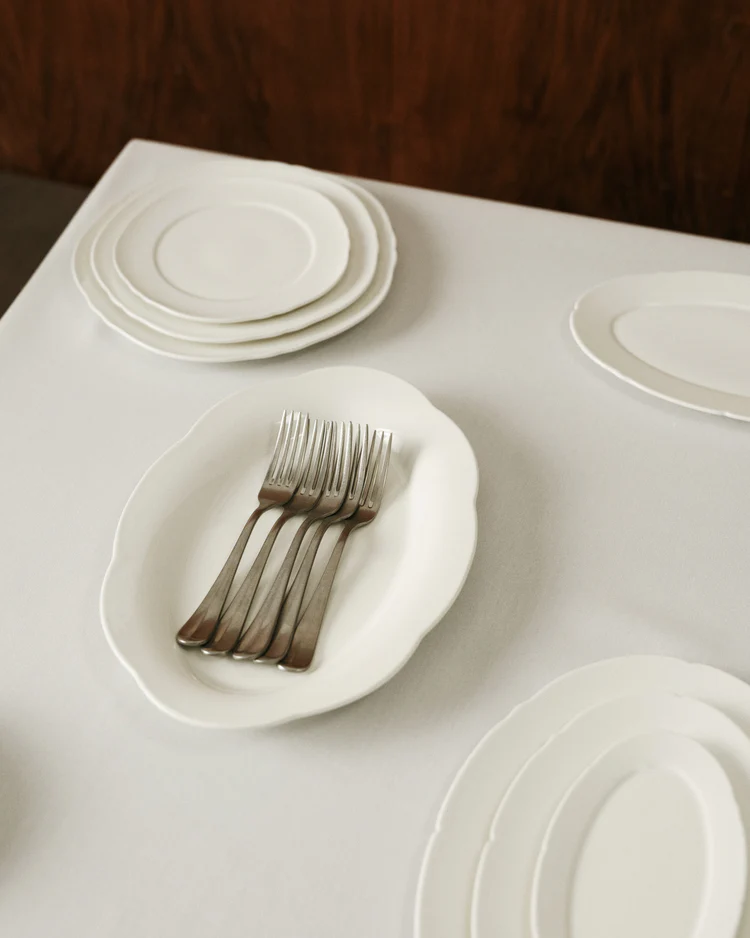 Bord Silhouette Hoog Ovaal L24,5 B15 H3,2 cm Wit