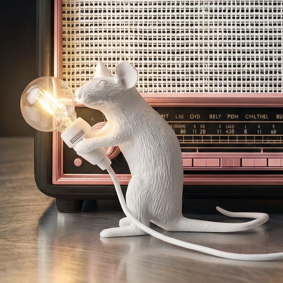 <transcy>Lamp Seletti Mouse Sitting White</transcy>