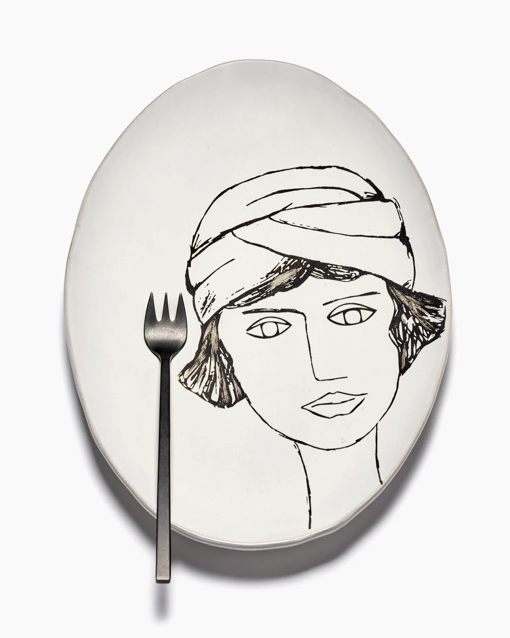 Bord La Mere Ovaal Tekening Marie L37,5 B27,5 H2 cm Off-White