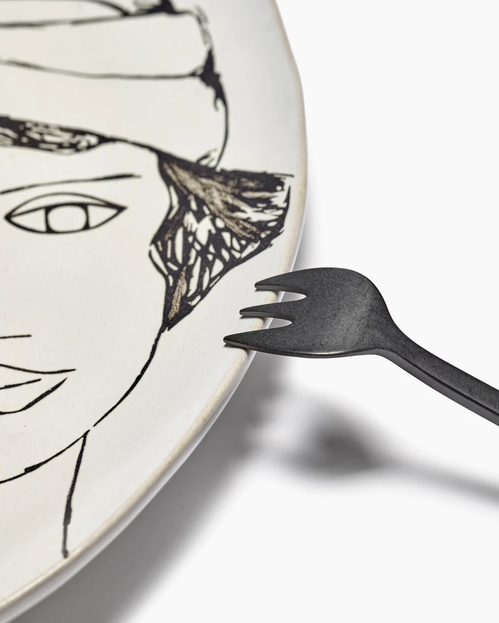 Bord La Mere Ovaal Tekening Marie L37,5 B27,5 H2 cm Off-White