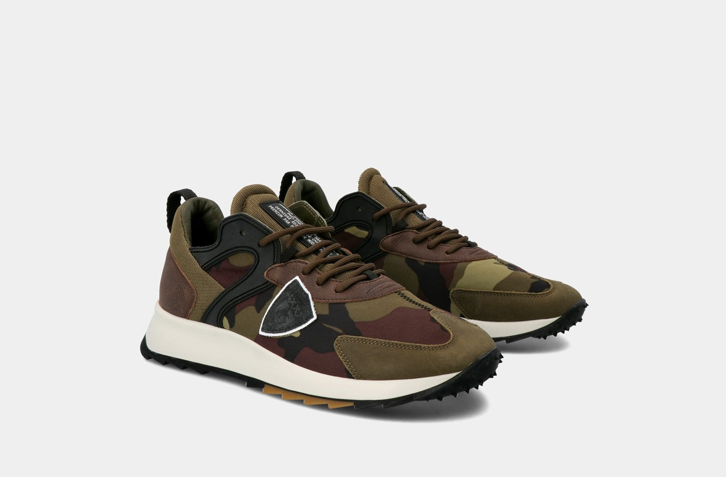 Koop nu deze sneakers van Philippe Model Camouflage Vert in de webshop van perron87, een conceptstore te Sint-Niklaas.