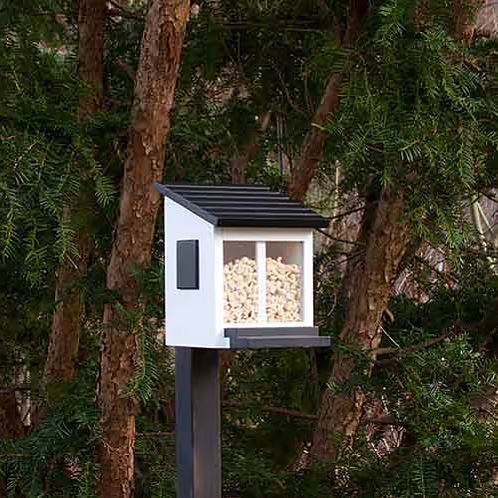 Huisje Eekhoorn Squirrel Feeder White
