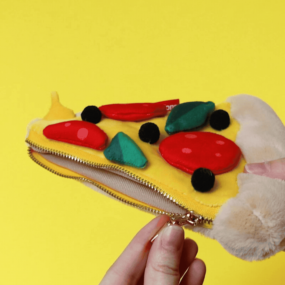 Pochette Plush Zip Pouch Pizza