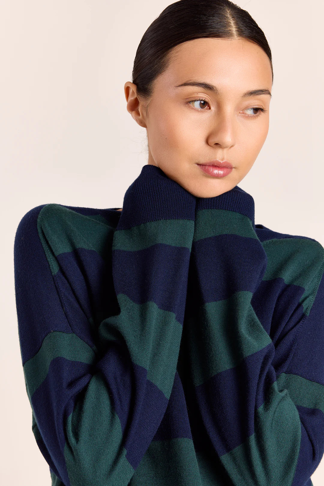 Pull Studio Clique Sasha