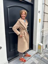 Afbeelding in Gallery-weergave laden, Mantel Harris Wharf London A1281 MLK