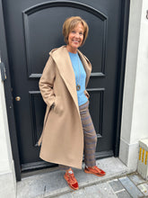 Afbeelding in Gallery-weergave laden, Mantel Harris Wharf London A1281 MLK