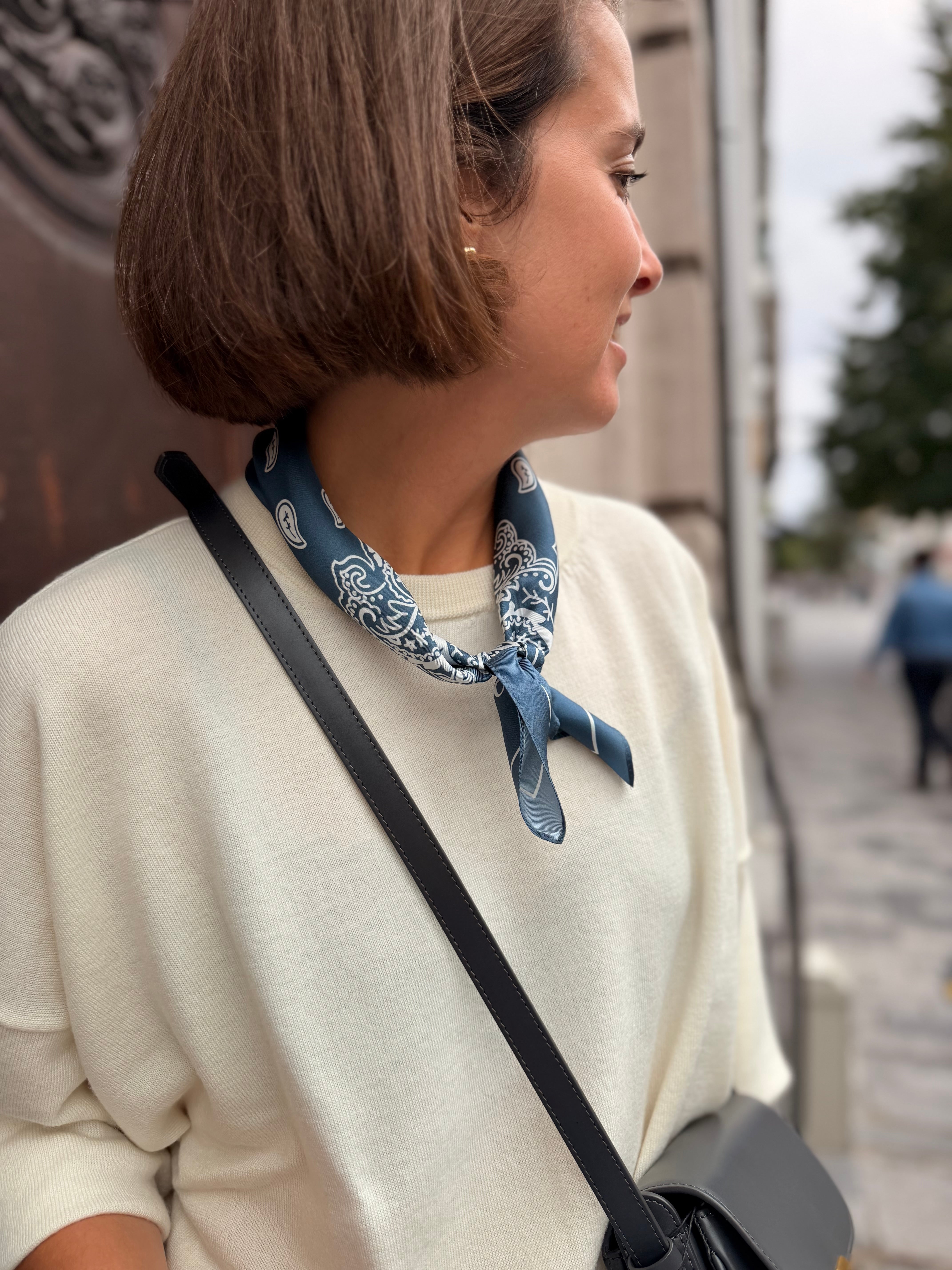 Scarf Noted Alice