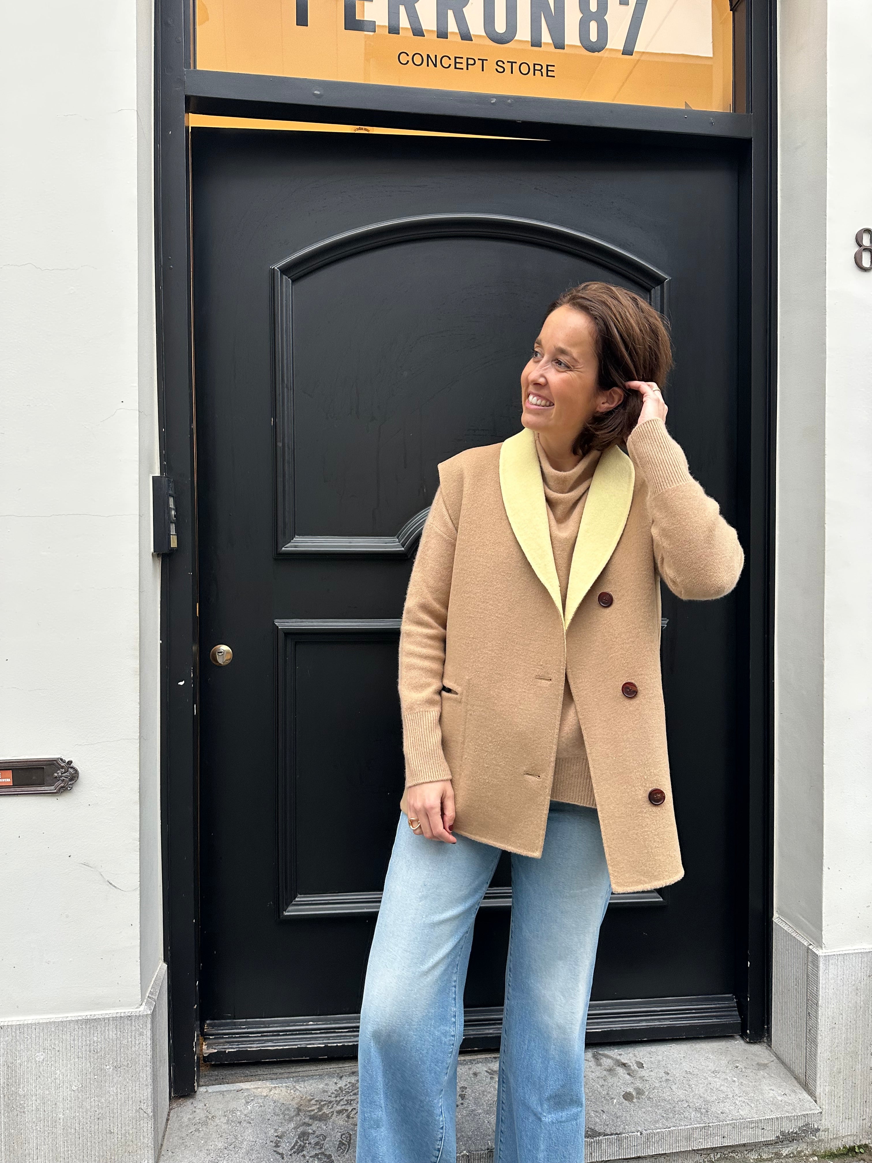 Mantel Alicia Audrey Lea