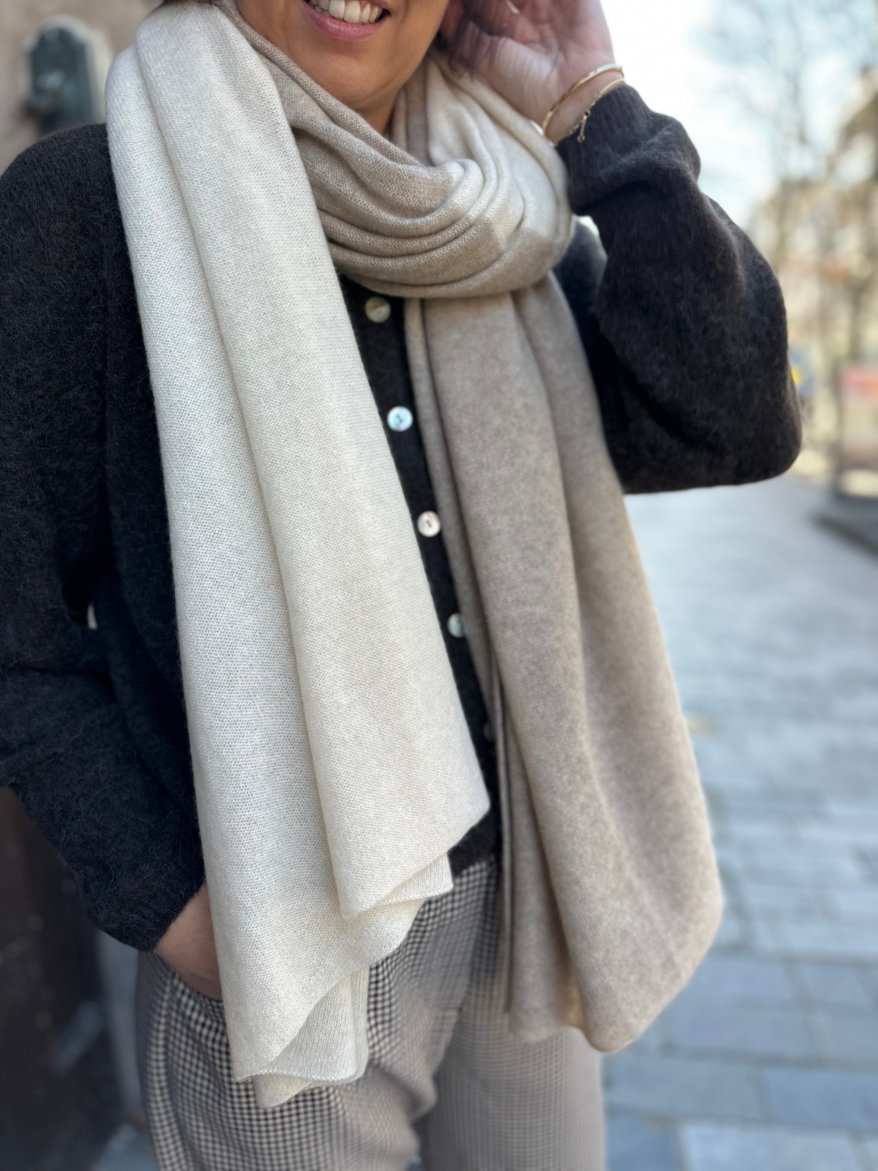 Sjaal White + Warren Travel Wrap