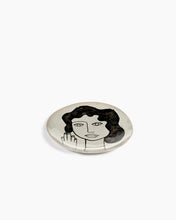 Afbeelding in Gallery-weergave laden, Bord La Mere Rond Tekening Marie D20 H2 cm Off-White