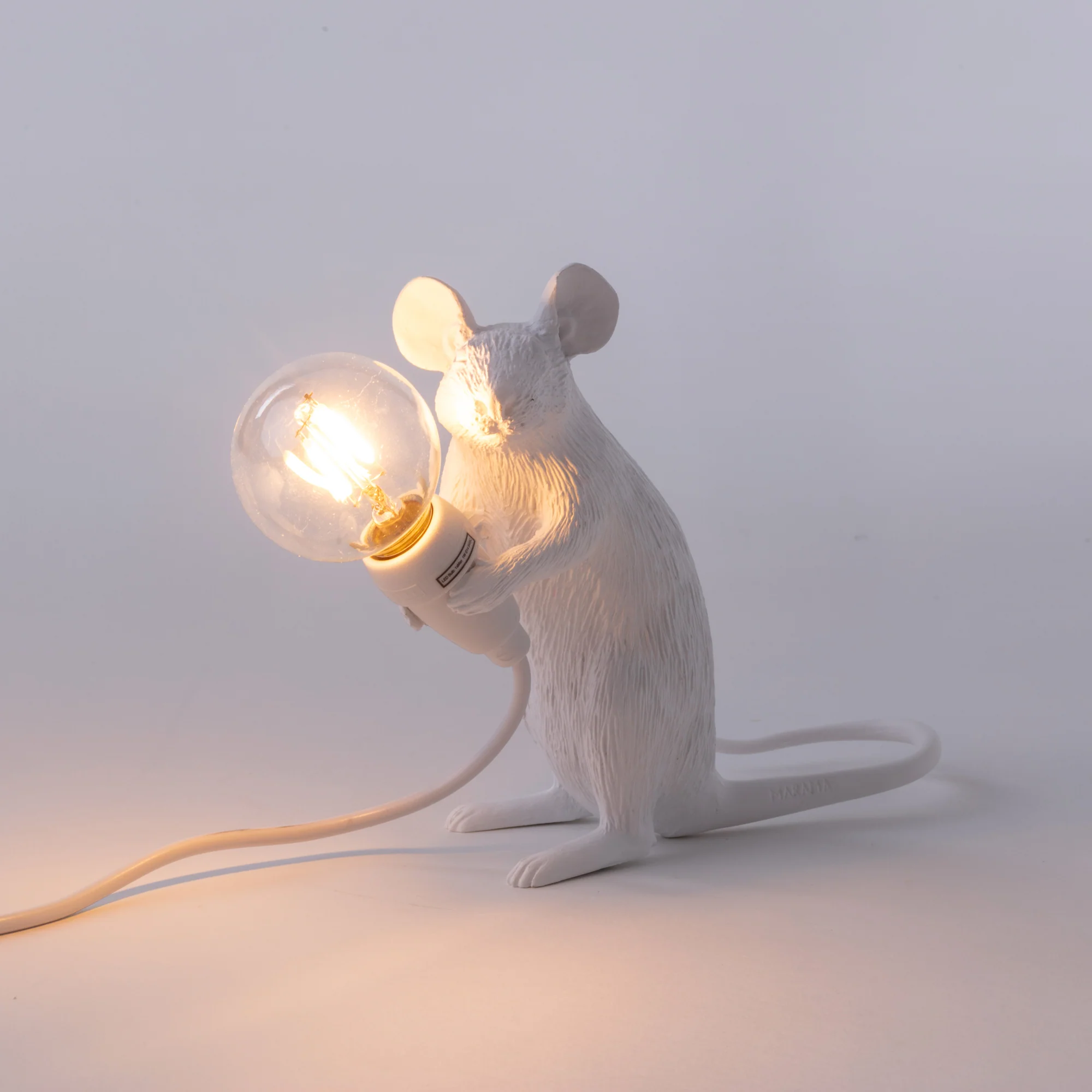 <transcy>Lamp Seletti Mouse Sitting White</transcy>