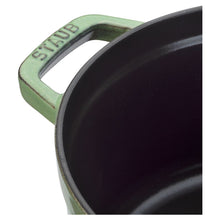 Afbeelding in Gallery-weergave laden, Staub Ronde Cocotte 26cm Green Salie