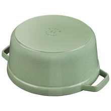 Afbeelding in Gallery-weergave laden, Staub Ronde Cocotte 26cm Green Salie