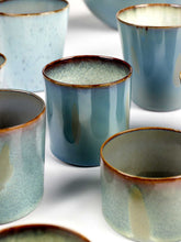 Afbeelding in Gallery-weergave laden, BEKER CYLINDER LAAG D7,5 H5 LIGHT BLUE / SMOKEY BLUE