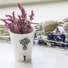 Afbeelding in Gallery-weergave laden, Beker Helen B Flower Girl