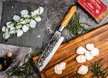 Afbeelding in Gallery-weergave laden, Mes Forged Olijfhout Santoku 18 cm