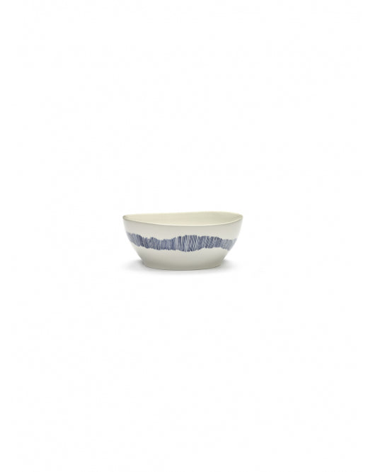 <transcy>Bowl Feast S L16 X W16 X H7.5 cm White Swirl-Stripes Blue</transcy>