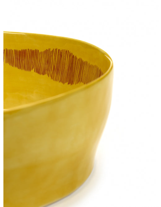 <transcy>Salad Bowl Feast L28.5 X W28.5 H9.5 Cm Sunny Yellow Swirl-Stripes Red</transcy>