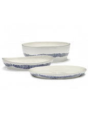 Afbeelding in Gallery-weergave laden, Saladekom Feast D28,5 H9,5 Cm Wit Swirl-Stripes Blauw
