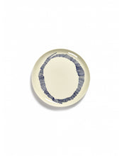 Afbeelding in Gallery-weergave laden, Bord Feast L D26,5 X H2 Cm Wit Swirl-Stripes Blauw