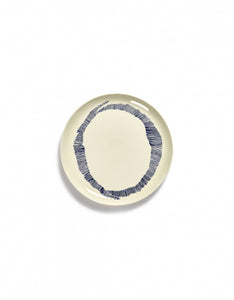 Bord Feast L D26,5 X H2 Cm Wit Swirl-Stripes Blauw