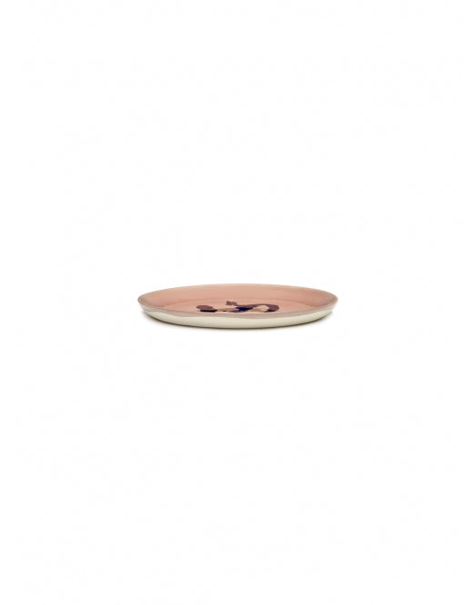 <transcy>Plate Feast M L22.5 X W22.5 X H2 Cm Delicious Pink Paprika Blue</transcy>