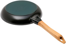 Afbeelding in Gallery-weergave laden, Pan Staub met Houten Steel 24cm