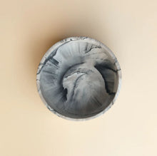 Afbeelding in Gallery-weergave laden, Kom Pino Classic Feeder Large Dolphin Grey Marmer
