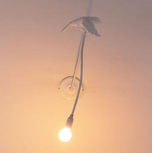 Afbeelding in Gallery-weergave laden, Lamp Seletti Vogel Sparrow Taking Off Wit